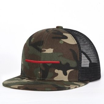Gorra snapback camuflaje Woodland con franja roja