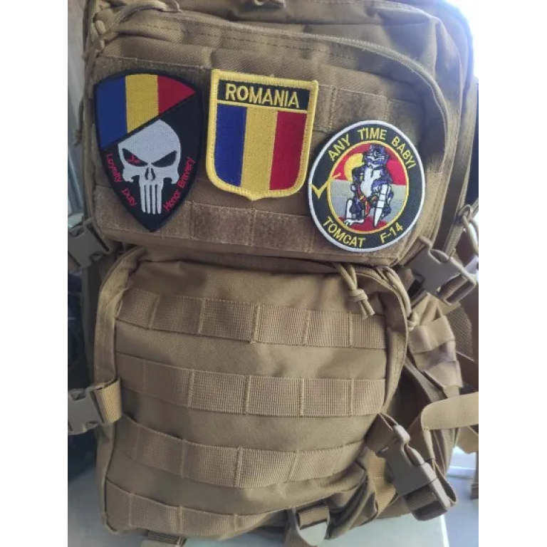 Parche calavera con bandera de Rumanía photo review