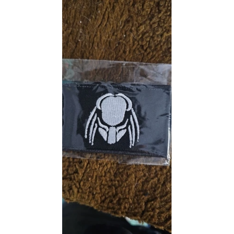 Parche Predator de velcro photo review