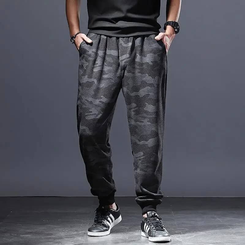 Joggers de camuflaje casual “Doma”