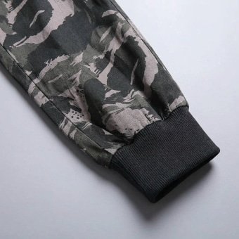 Streetwear camo cargo pants