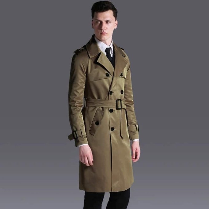 Gabardina militar con cinturón