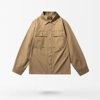 Camisa táctica color coyote con bolsillos en el pecho