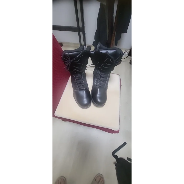 Botas tácticas negras con cremallera lateral y puntera de seguridad photo review