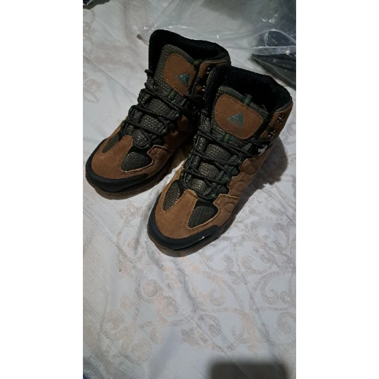 Botas de trekking de ante marrón Hikeup photo review