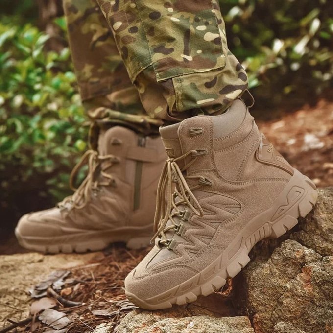 Botas tácticas de trekking color arena desierto - Imagen 4