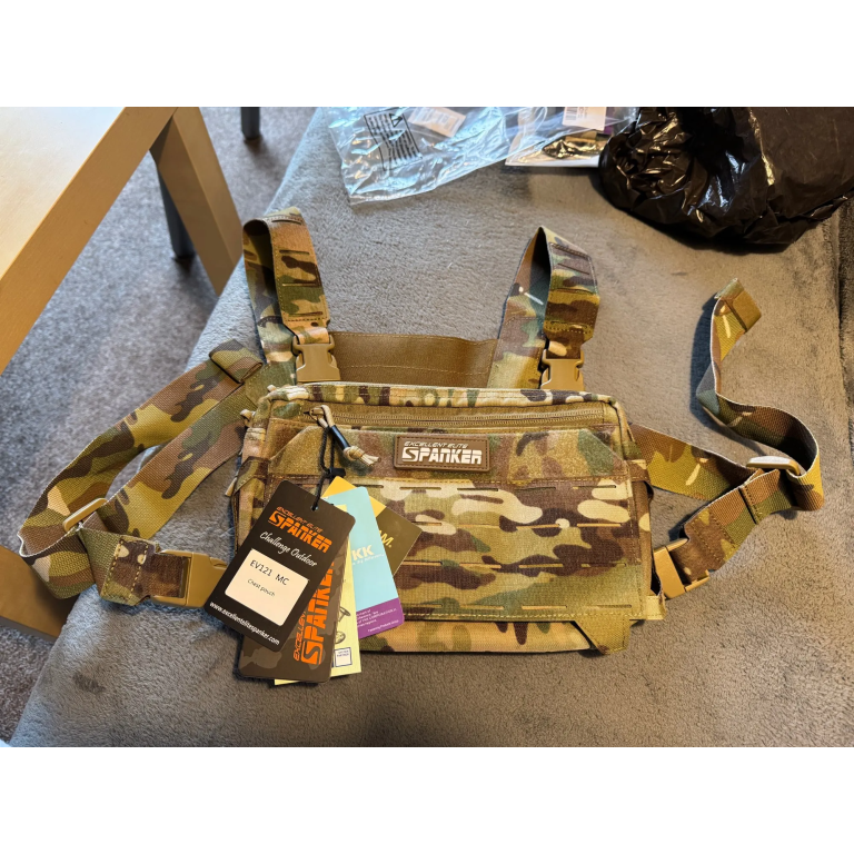 Bolsa táctica de pecho MOLLE con corte láser photo review