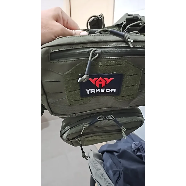 Pechera MOLLE YKD con corte láser photo review