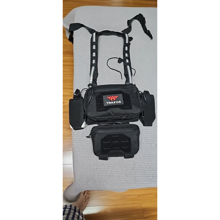 Pechera MOLLE YKD con corte láser photo review