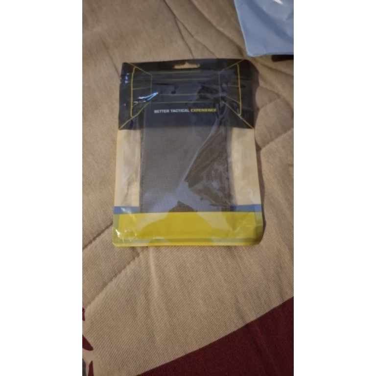 Funda portacargador color arena para chaleco táctico photo review