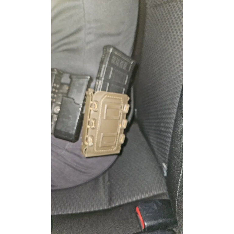 Funda MOLLE para cargador de 9 mm photo review