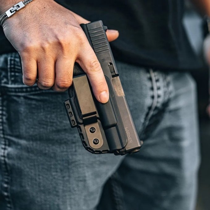 Funda IWB negra para porte oculto - Imagen 5