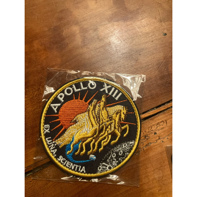 Parche Apollo XIII photo review