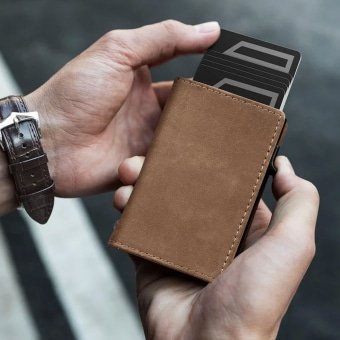 Cartera con tarjetero automático desplegable
